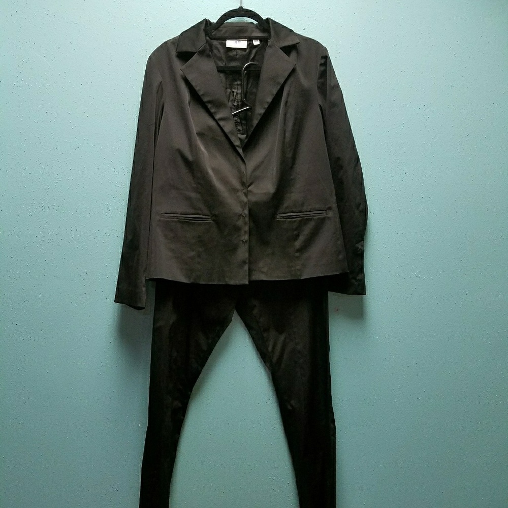 Vintage JLO tuxedo